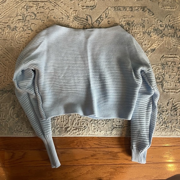 Garage cropped blue long sleeve top - Picture 2 of 4